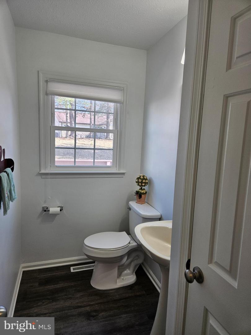 103 Fenwick Court Property Photo 22