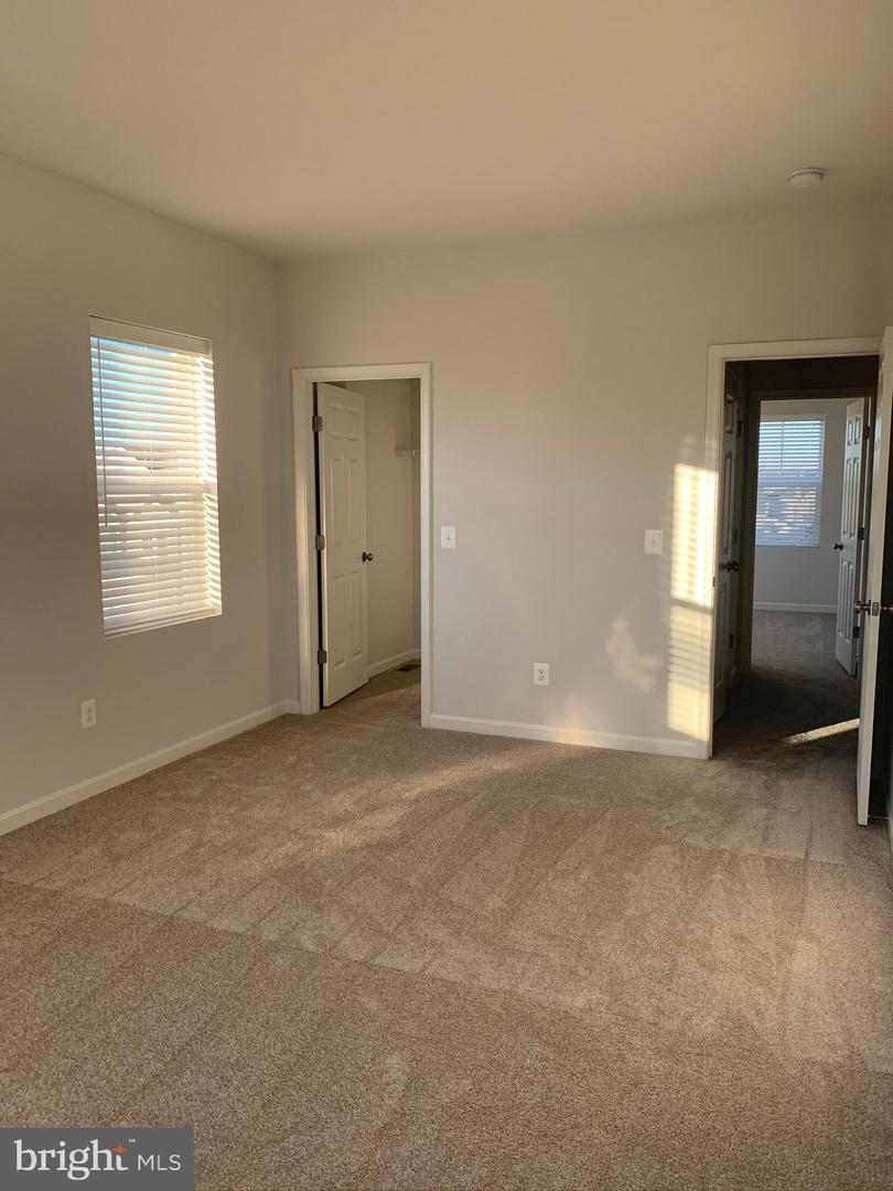 210 Parkland Dr Property Photo 18