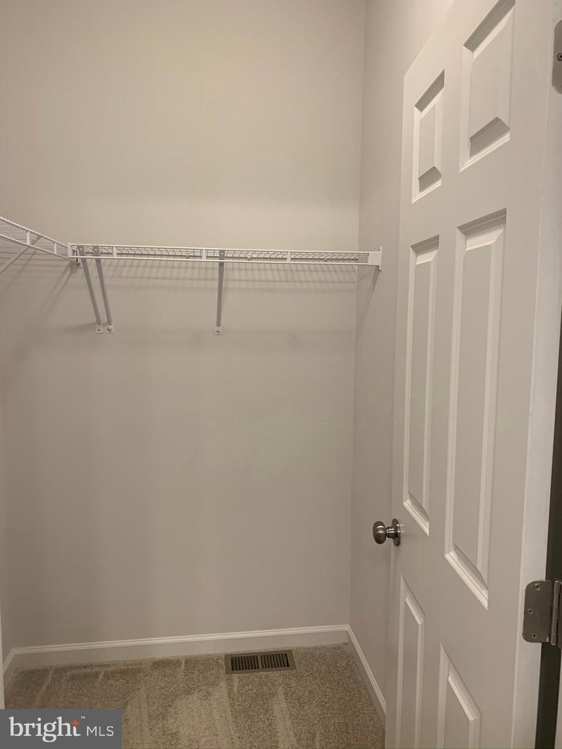 210 Parkland Dr Property Photo 23