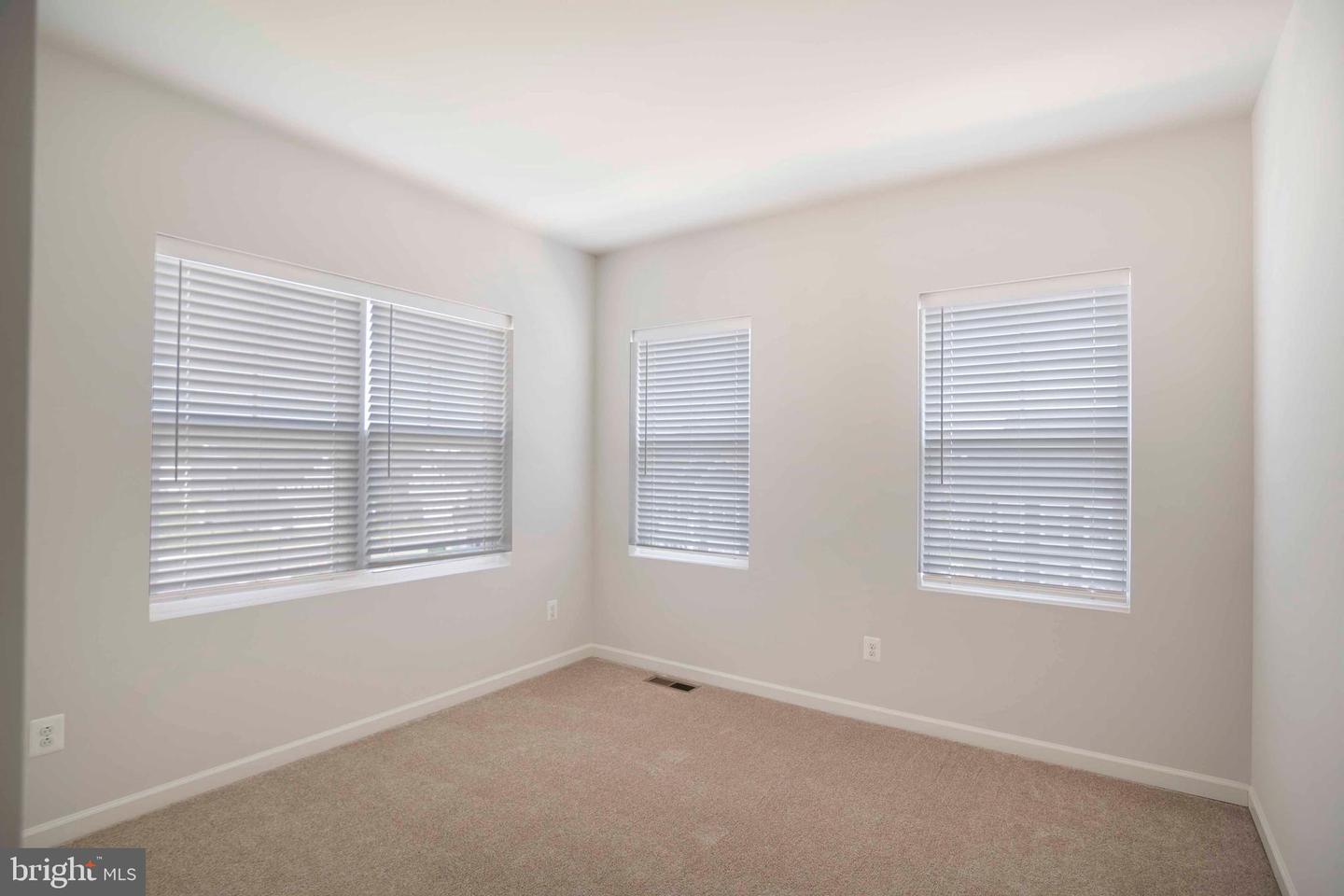 210 Parkland Dr Property Photo 64