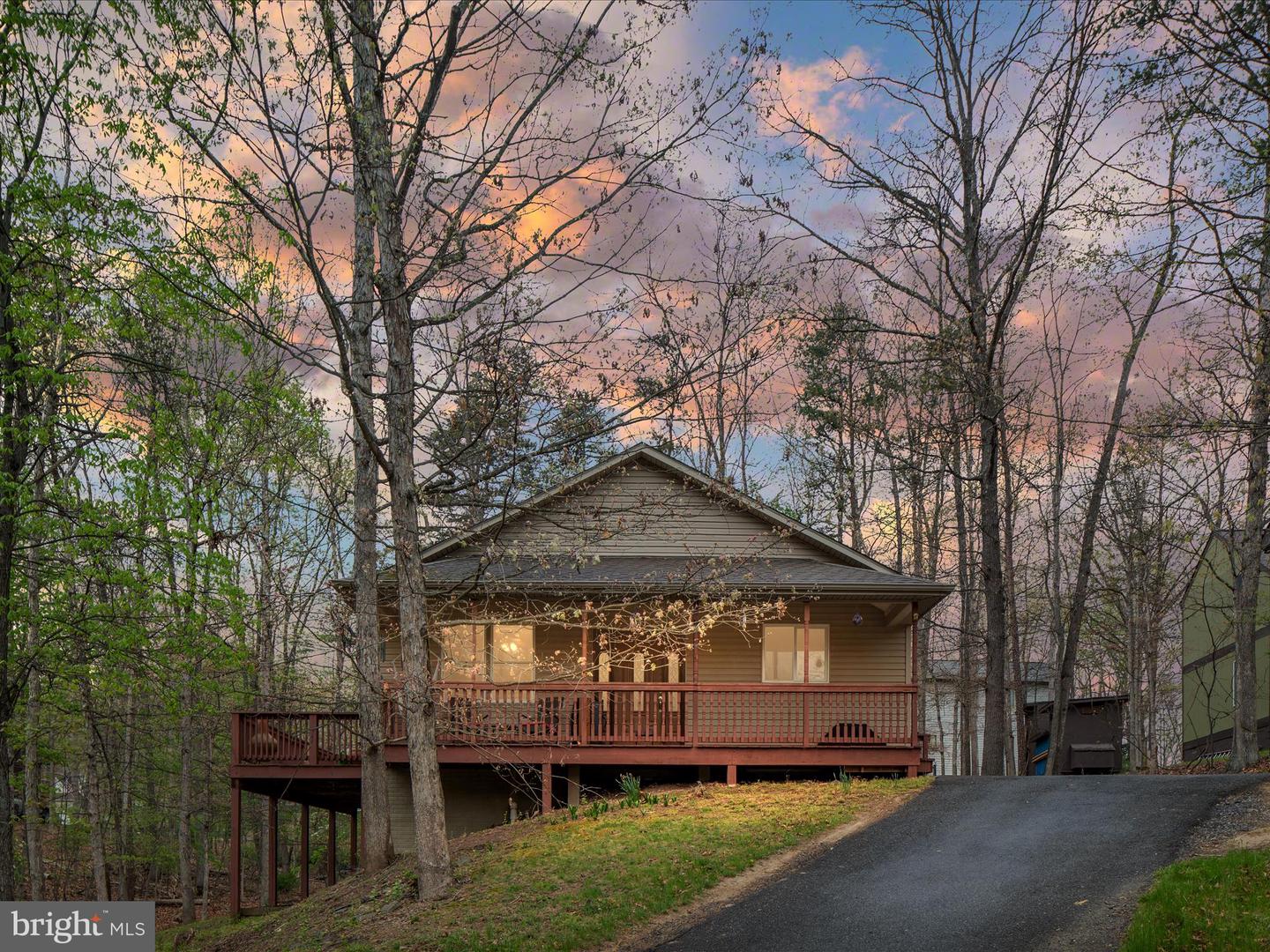 1304 LAKEVIEW DR