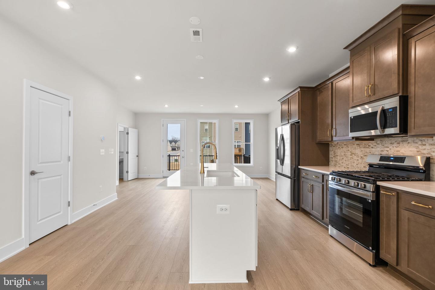 102 Galaxy Pl Property Photo 8