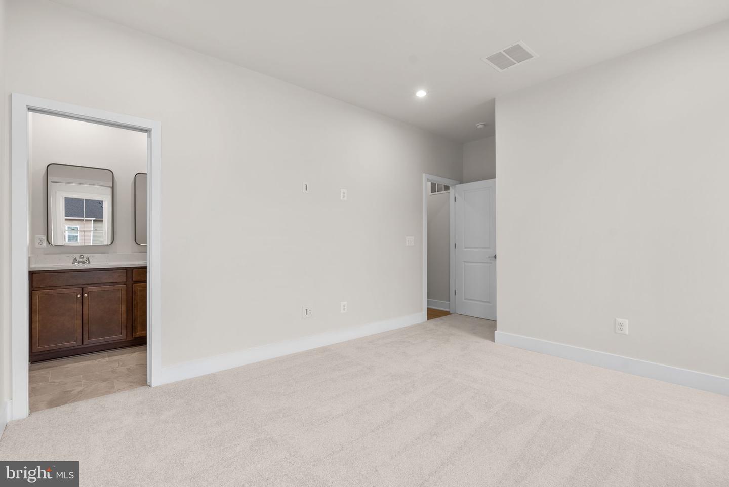 102 Galaxy Pl Property Photo 18
