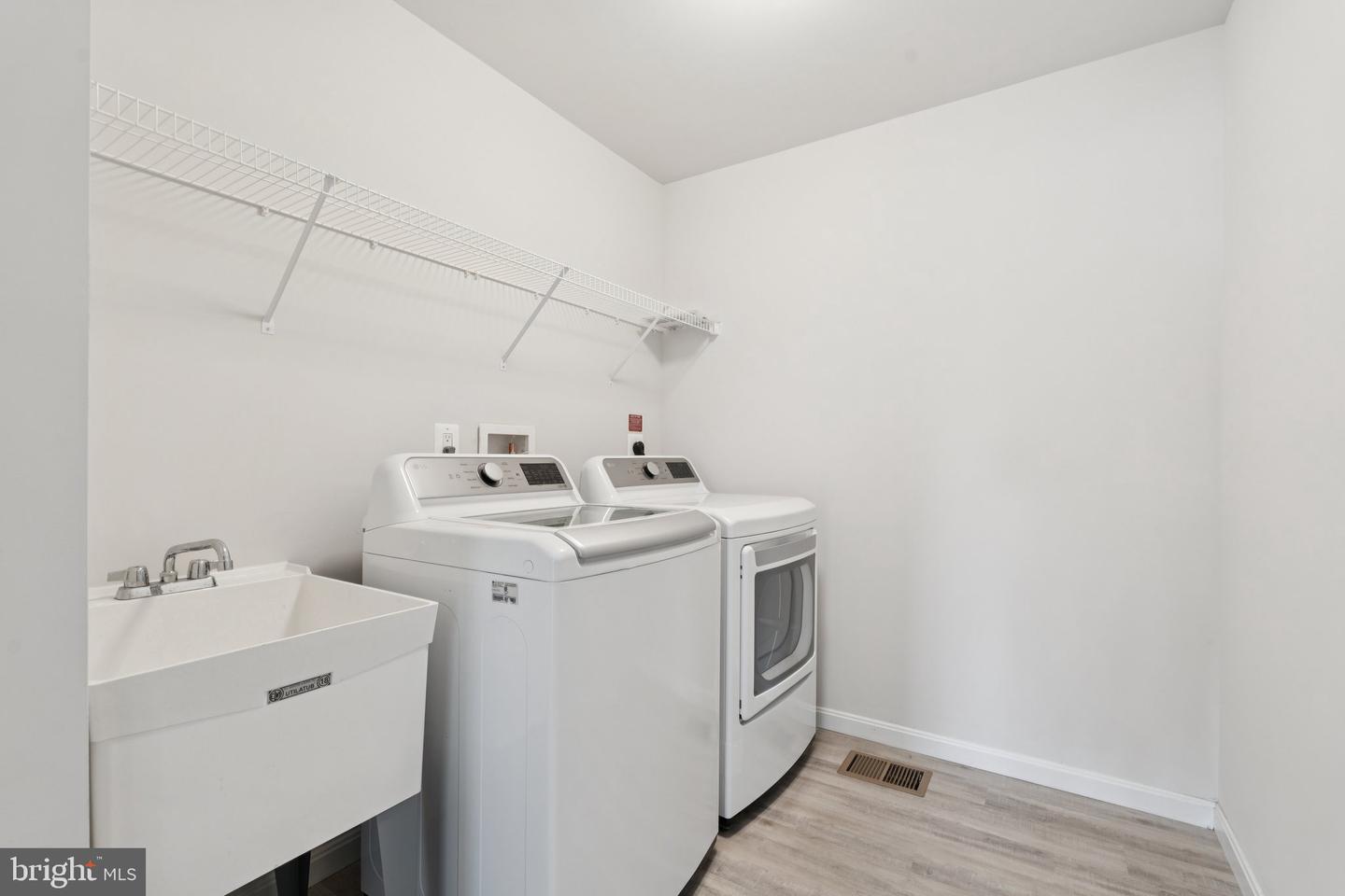 106 Poe Dr Property Photo 32
