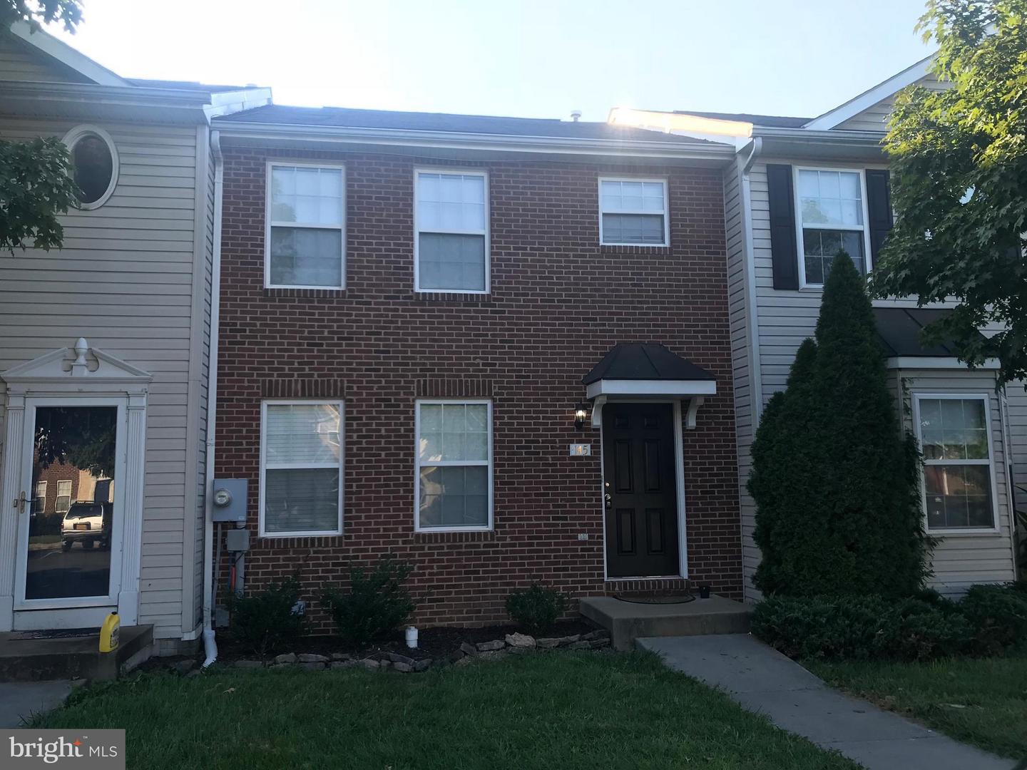 145 Lexington Ct Property Photo