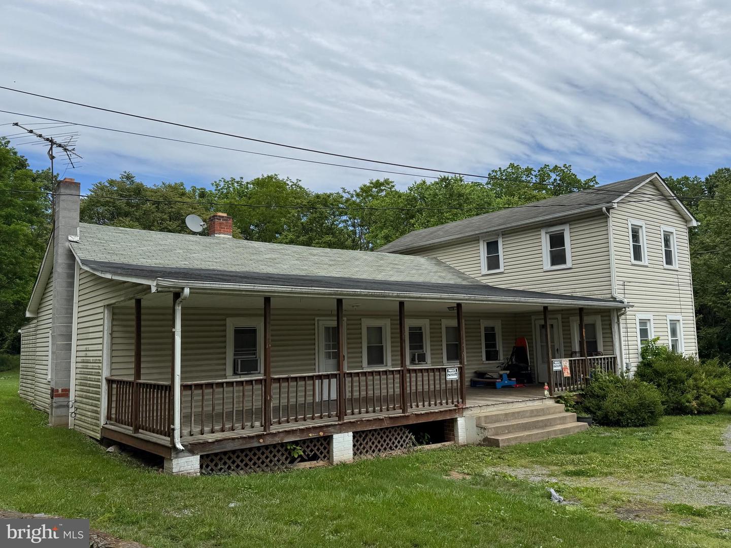 386 Round Hill Road Property Photo 3