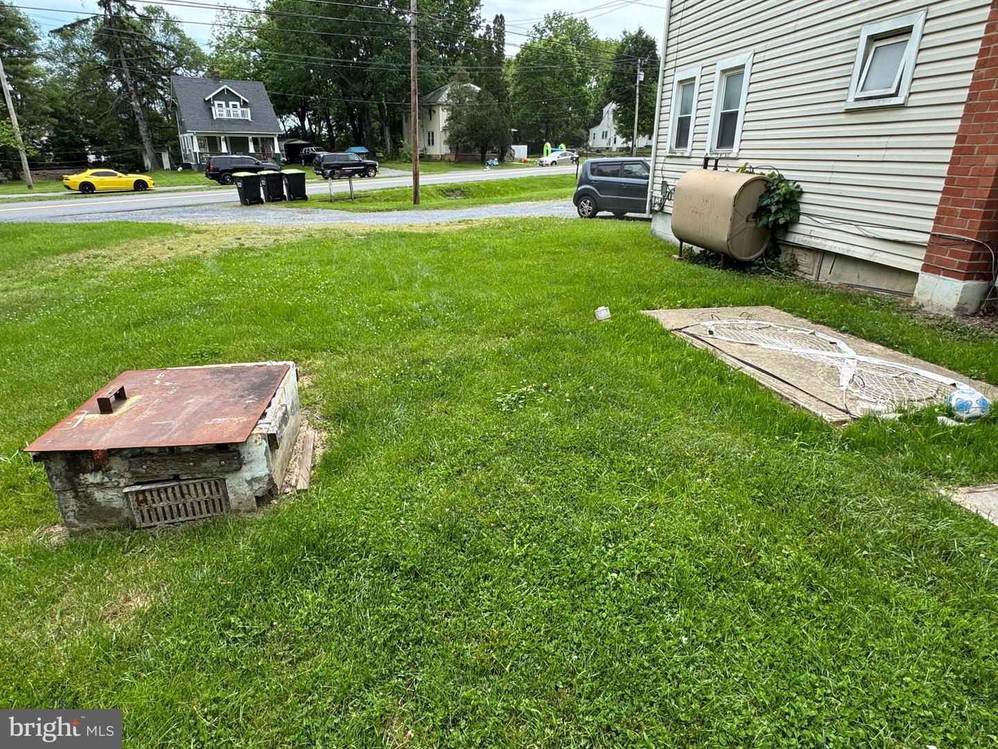 386 Round Hill Road Property Photo 6