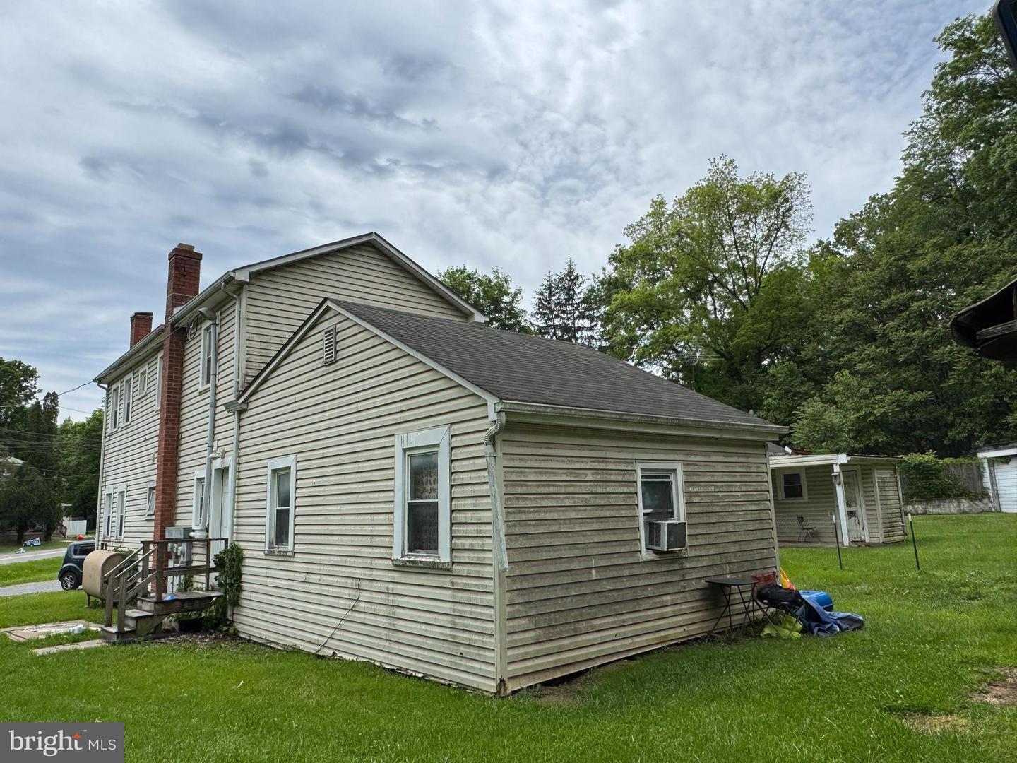 386 Round Hill Road Property Photo 12