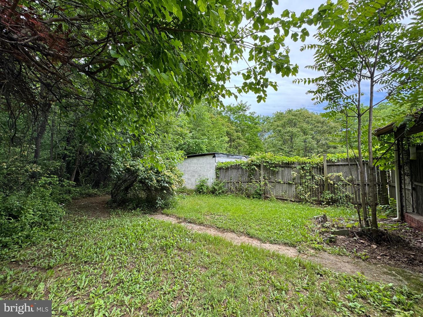 386 Round Hill Road Property Photo 27