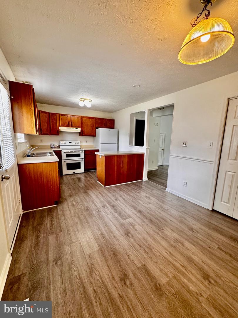 403 Chatham Sq Property Photo 5