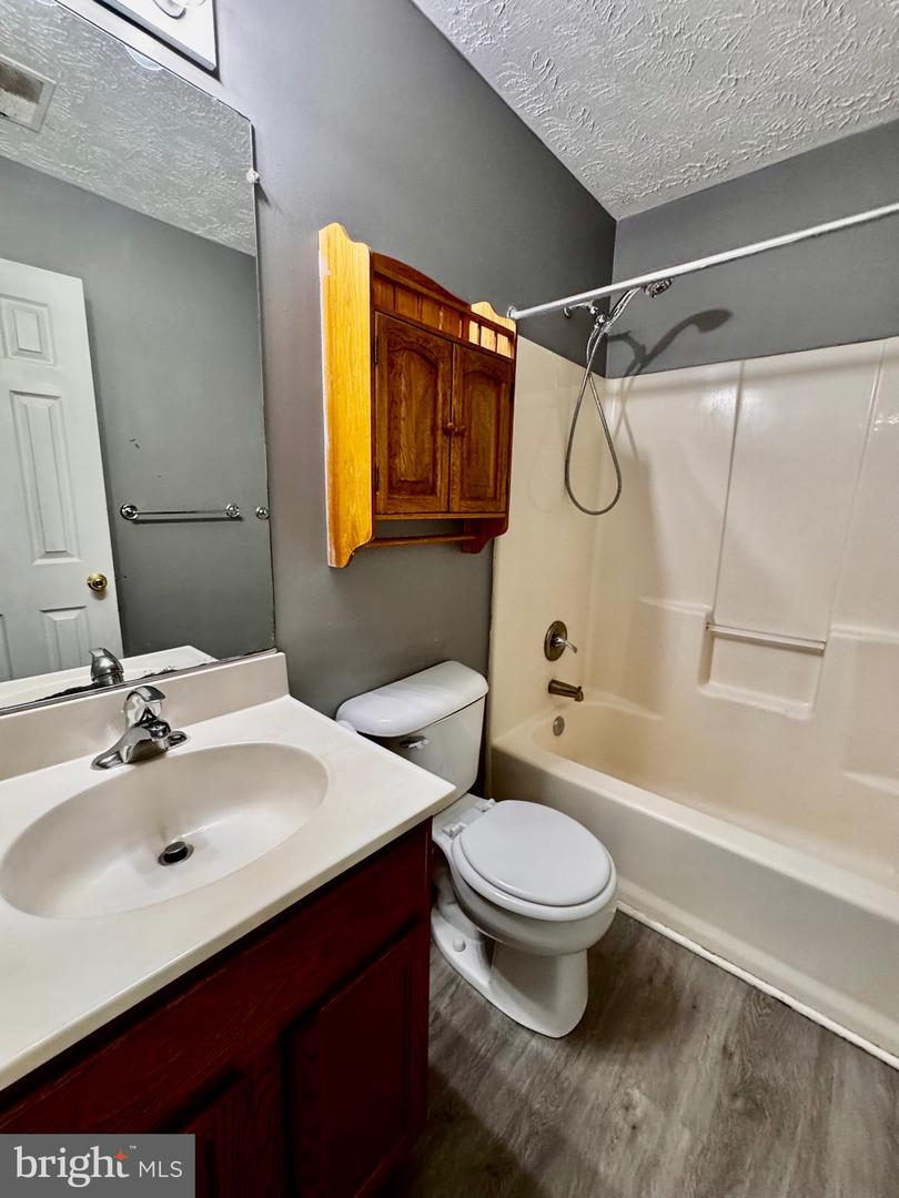 403 Chatham Sq Property Photo 12