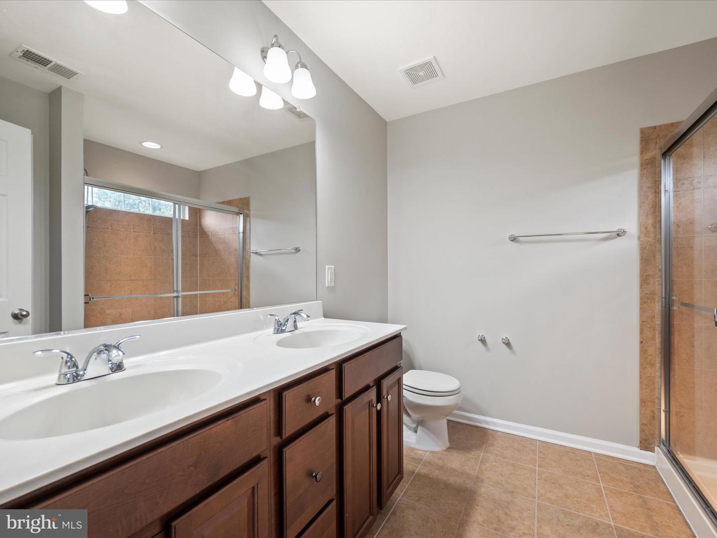 125 Cheshire Ct Property Photo 25