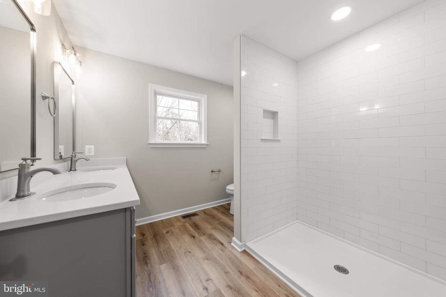 109 Sycamore Pl Property Photo 5