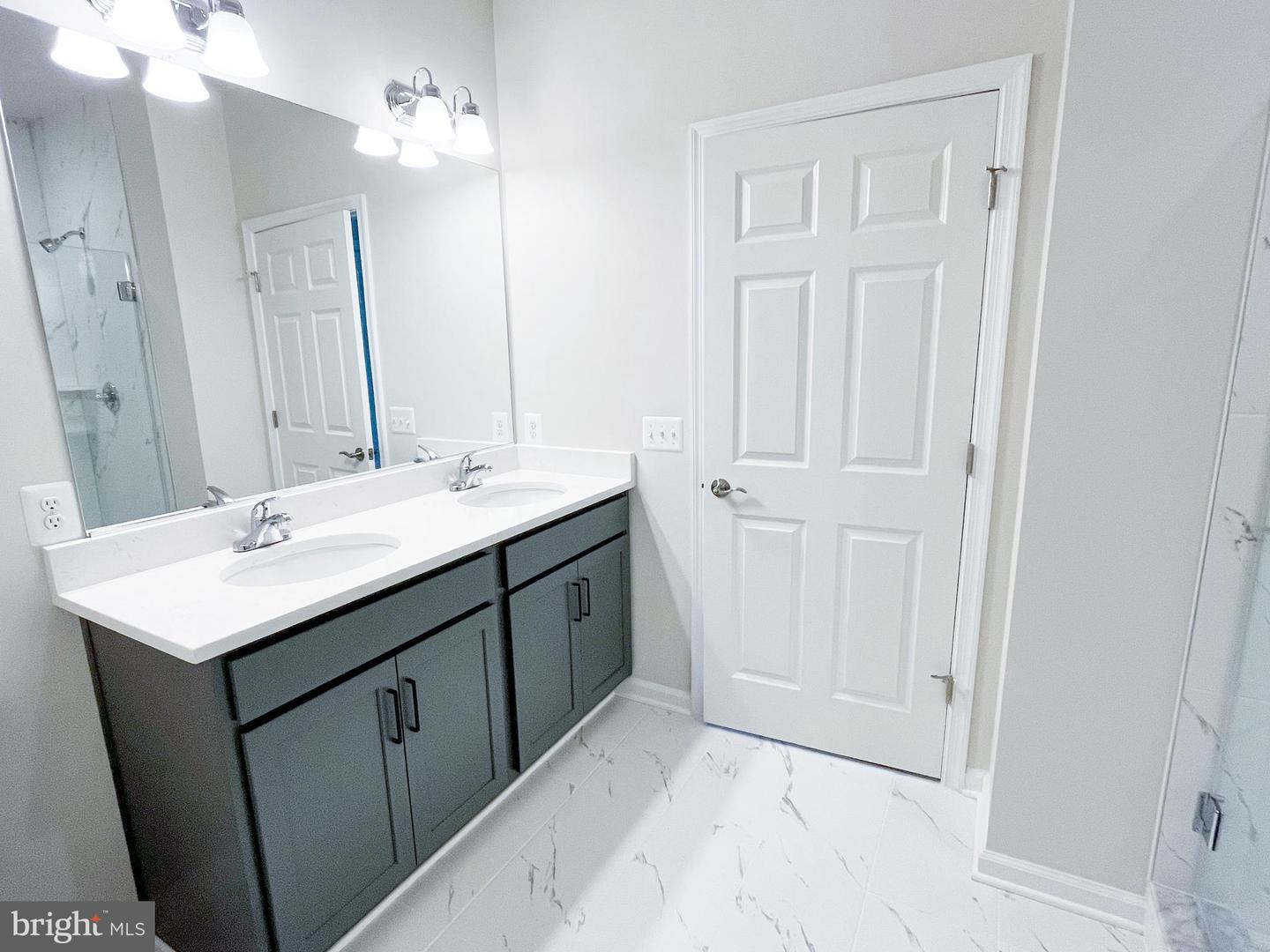 106 Heirloom Way Property Photo 8