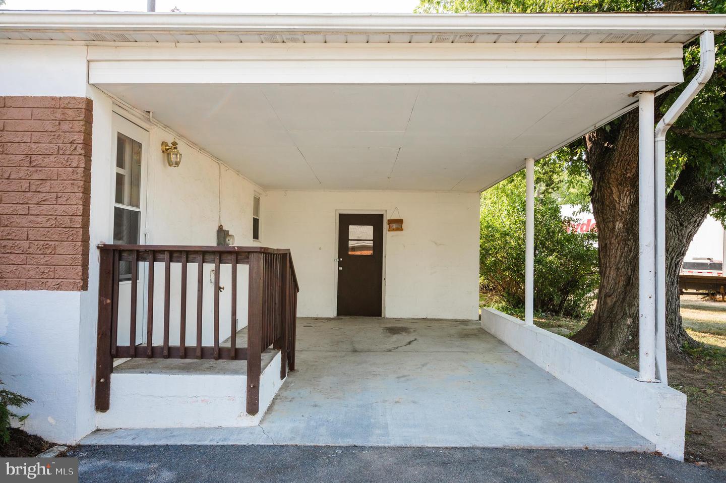 108 Martin Dr Property Photo 2
