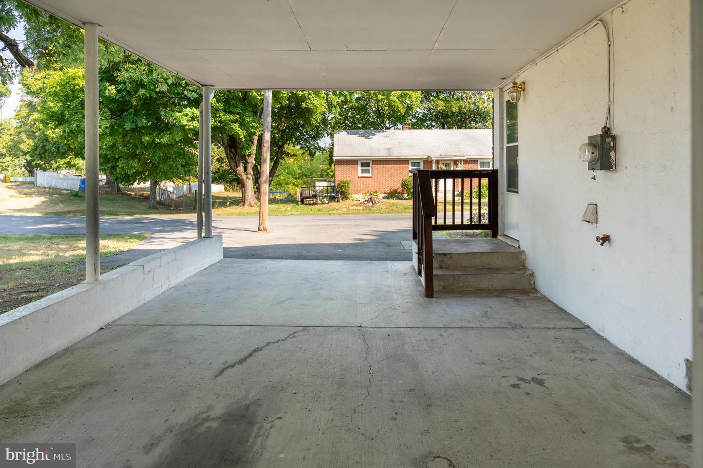108 Martin Dr Property Photo 3