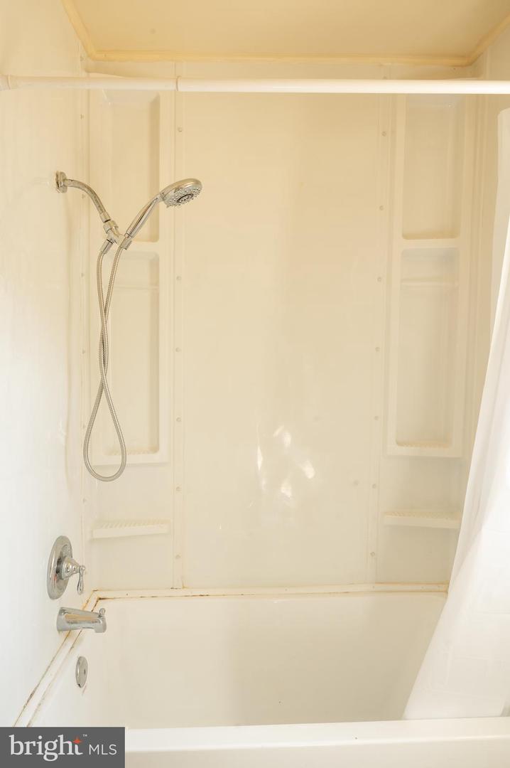 108 Martin Dr Property Photo 31