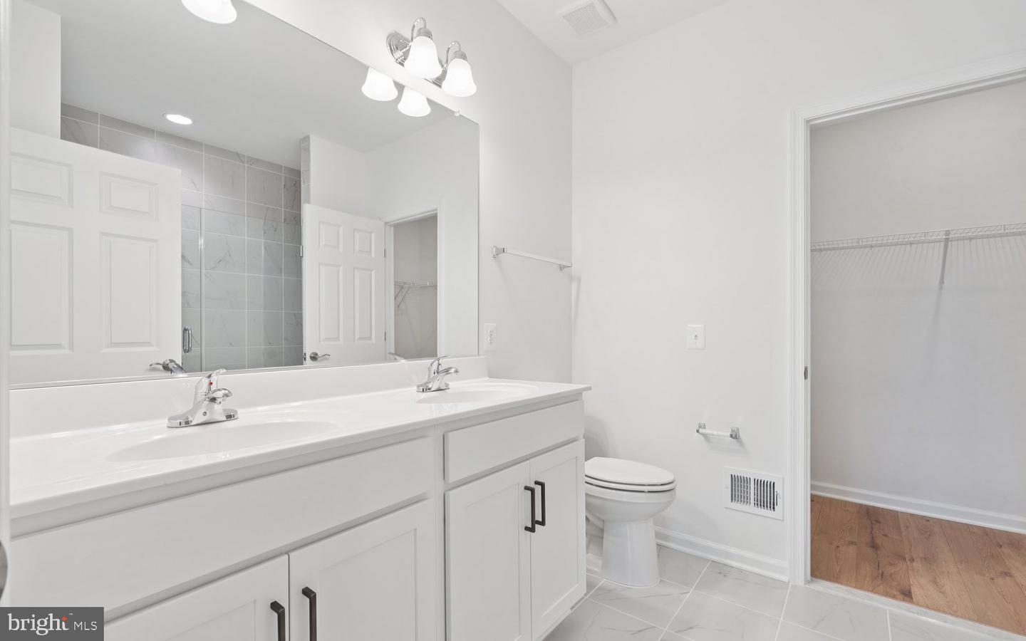 103 Castaway Pl Property Photo 14