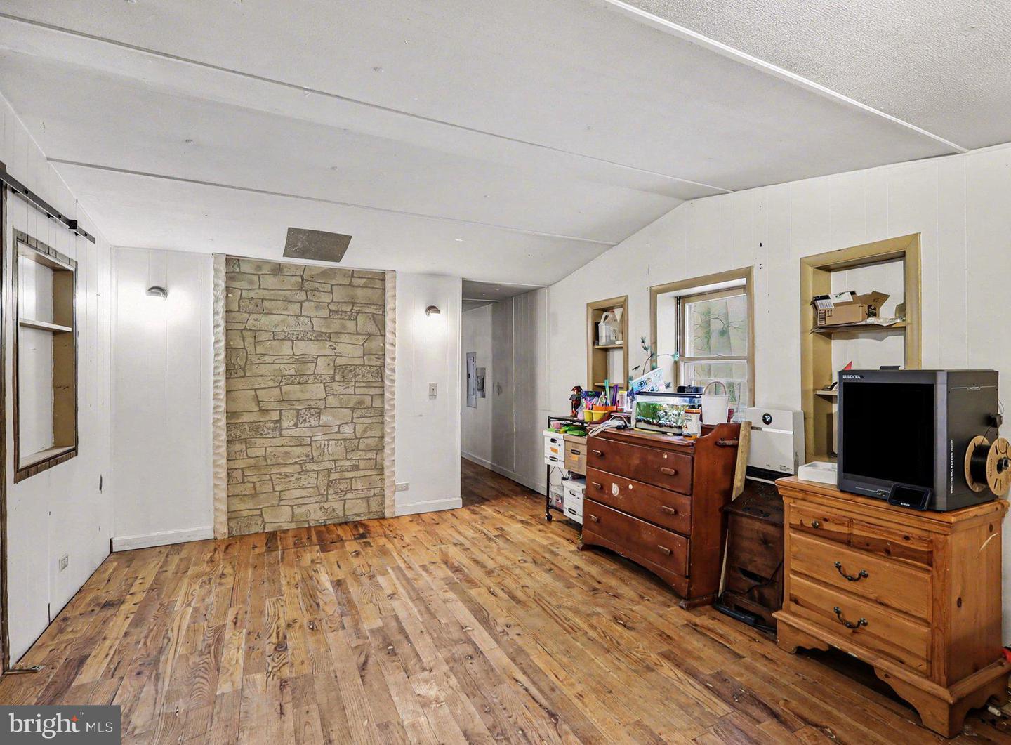 5990 Northwestern Pike Property Photo 6