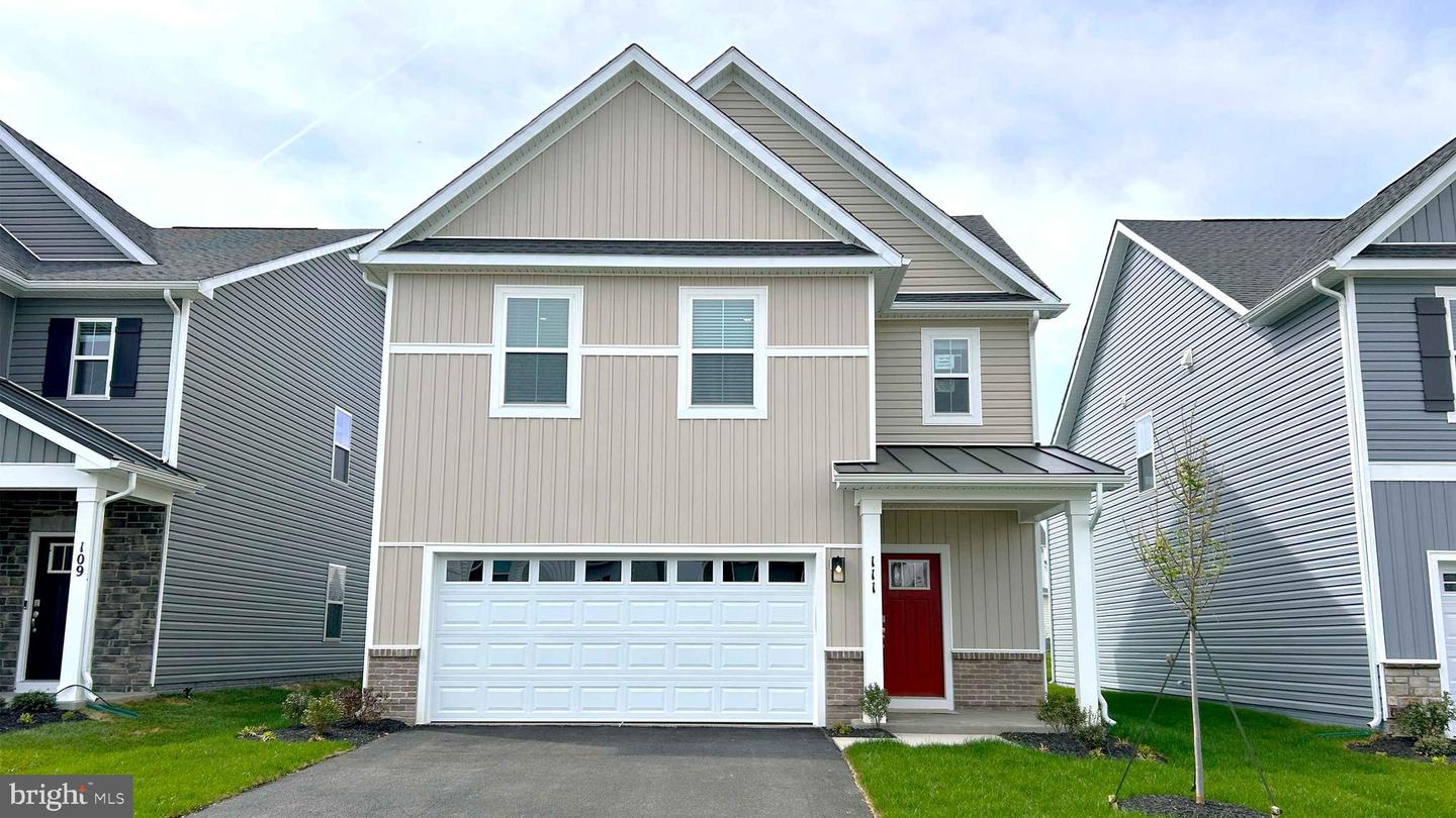 136 Wappinger Ter Property Photo 1