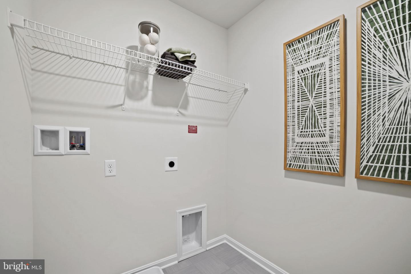 136 Wappinger Ter Property Photo 13