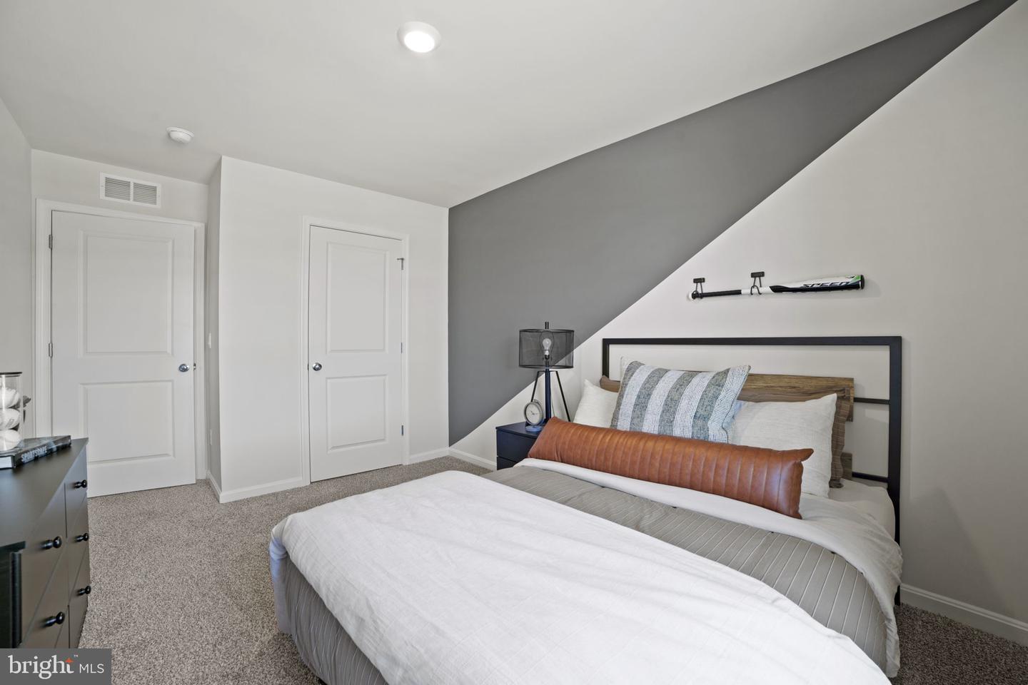 136 Wappinger Ter Property Photo 14