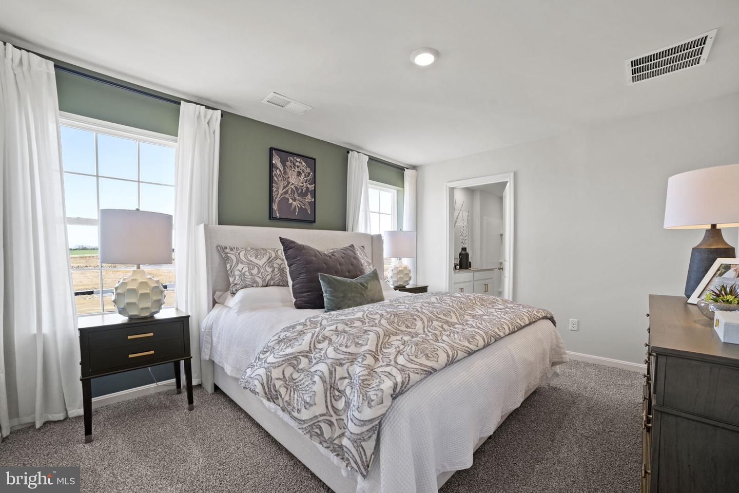136 Wappinger Ter Property Photo 15