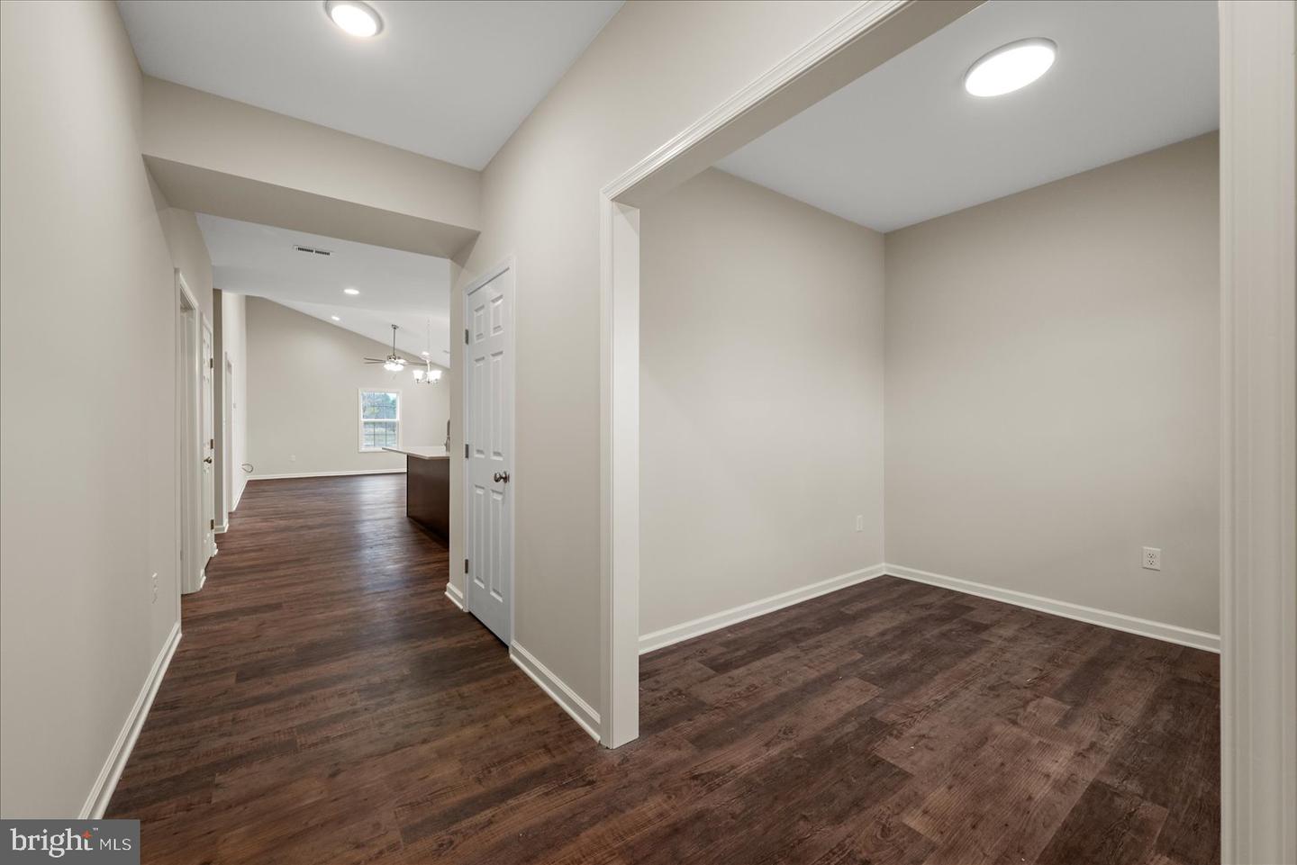 253 Rossmann Blvd Property Photo 10