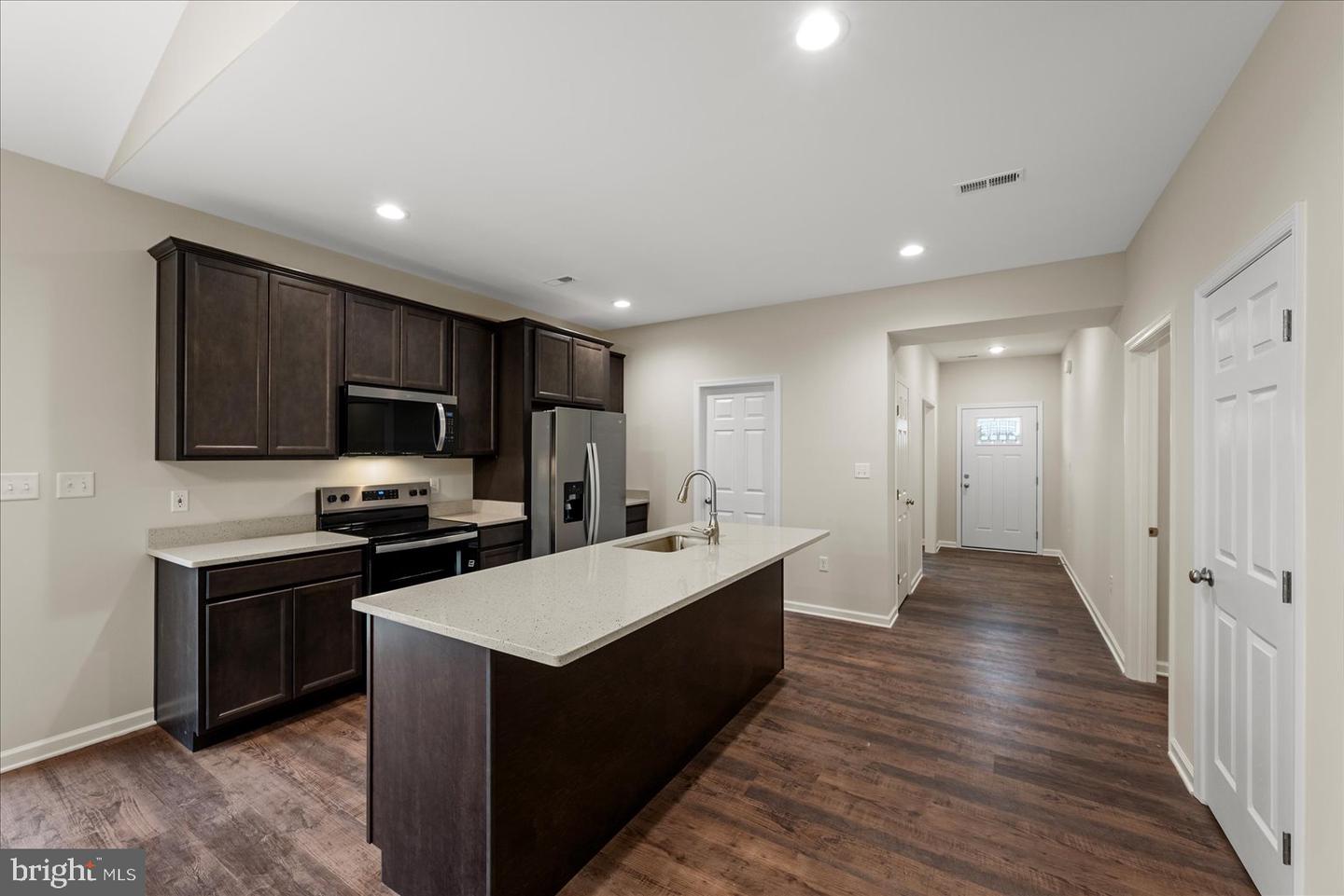 253 Rossmann Blvd Property Photo 15