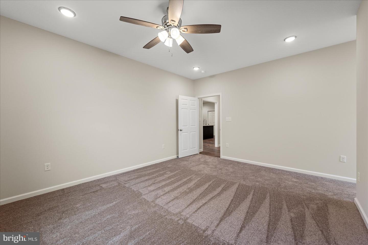 253 Rossmann Blvd Property Photo 25