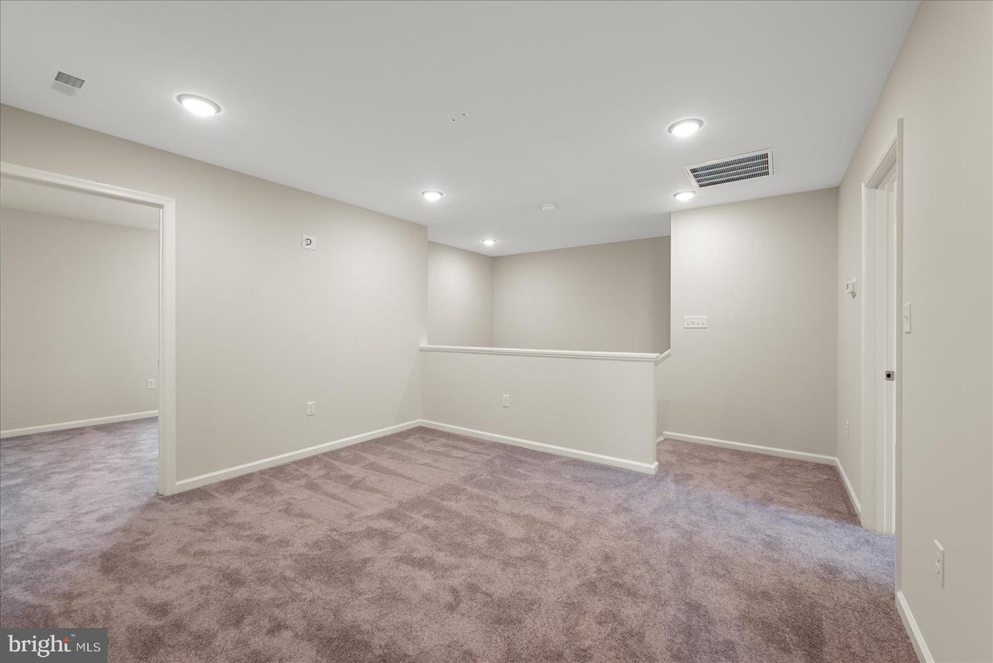 253 Rossmann Blvd Property Photo 29
