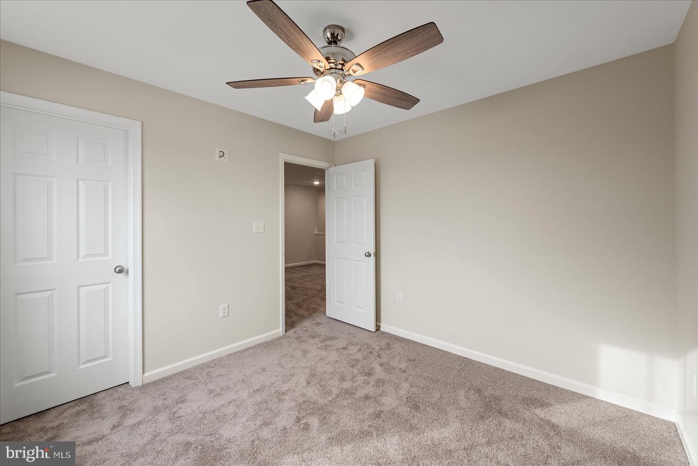 253 Rossmann Blvd Property Photo 34
