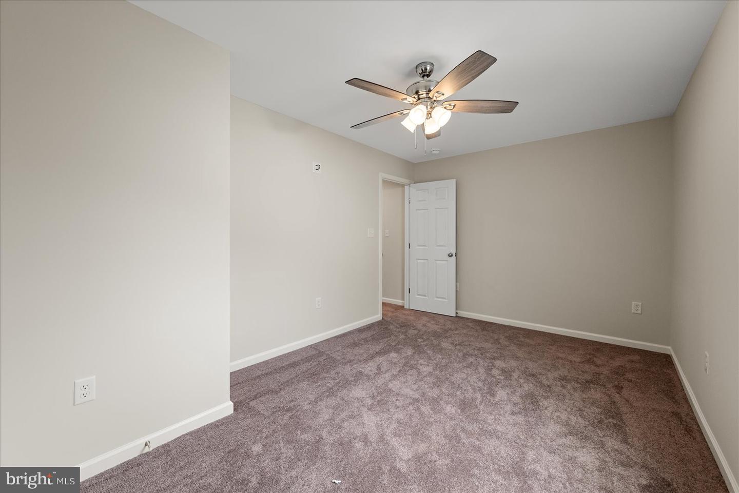 253 Rossmann Blvd Property Photo 37