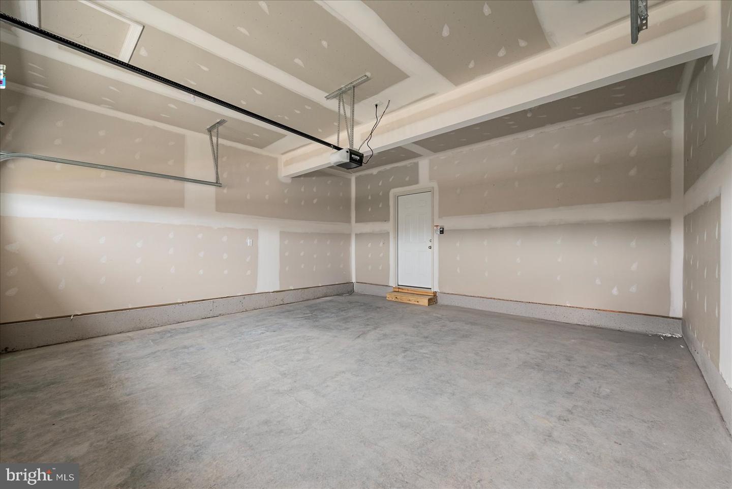 253 Rossmann Blvd Property Photo 40