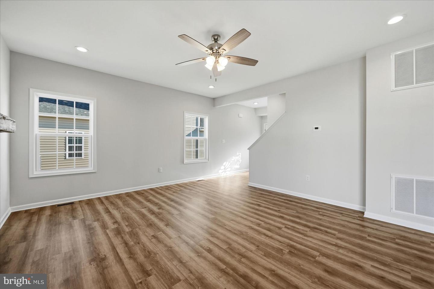 251 Rossmann Blvd Property Photo 20