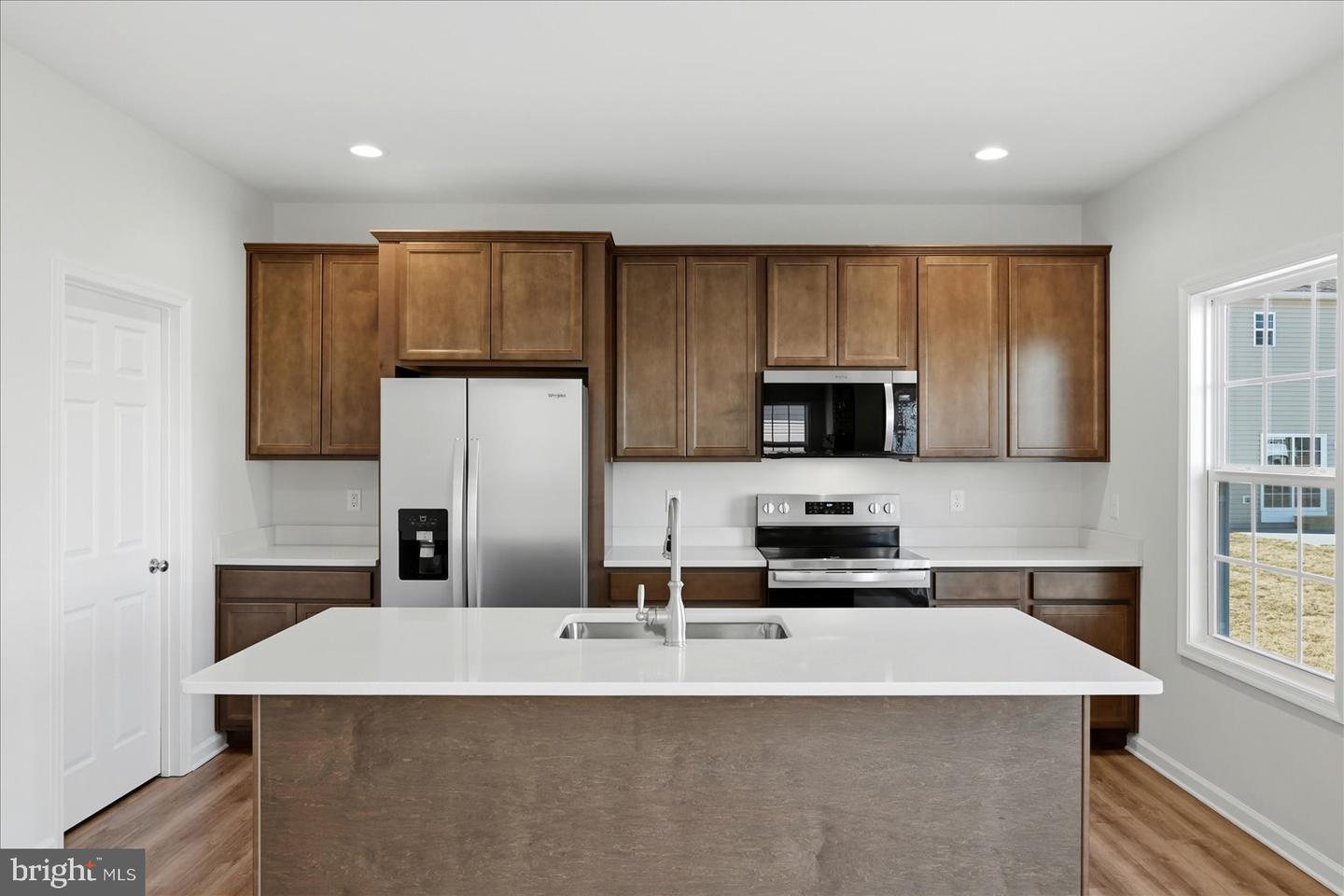 251 Rossmann Blvd Property Photo 25