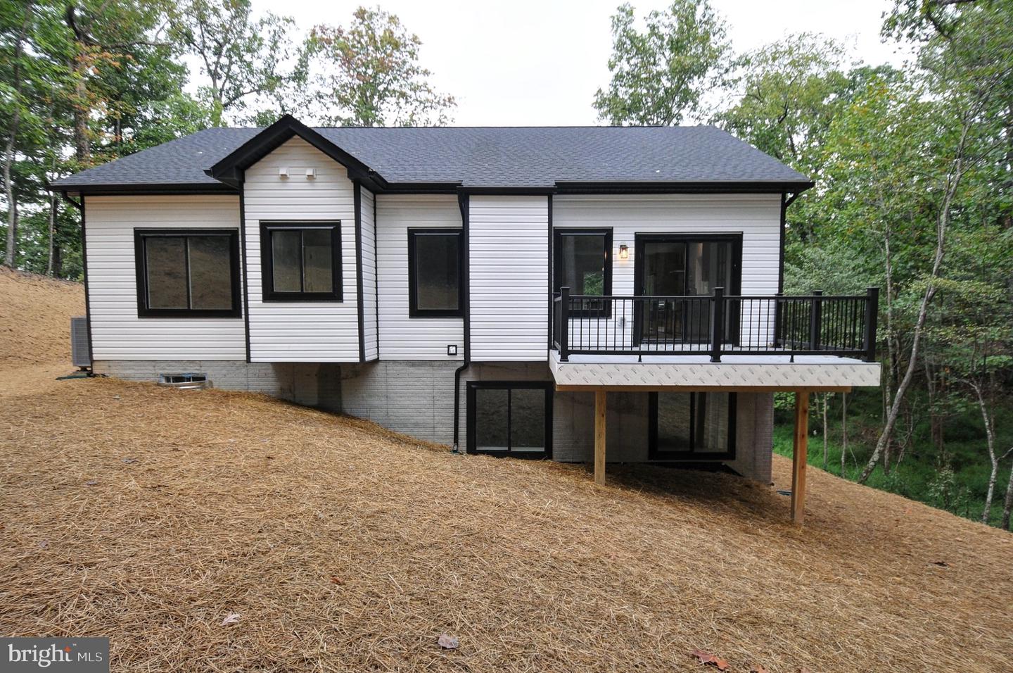 1114 Lakeview Dr Property Photo 32
