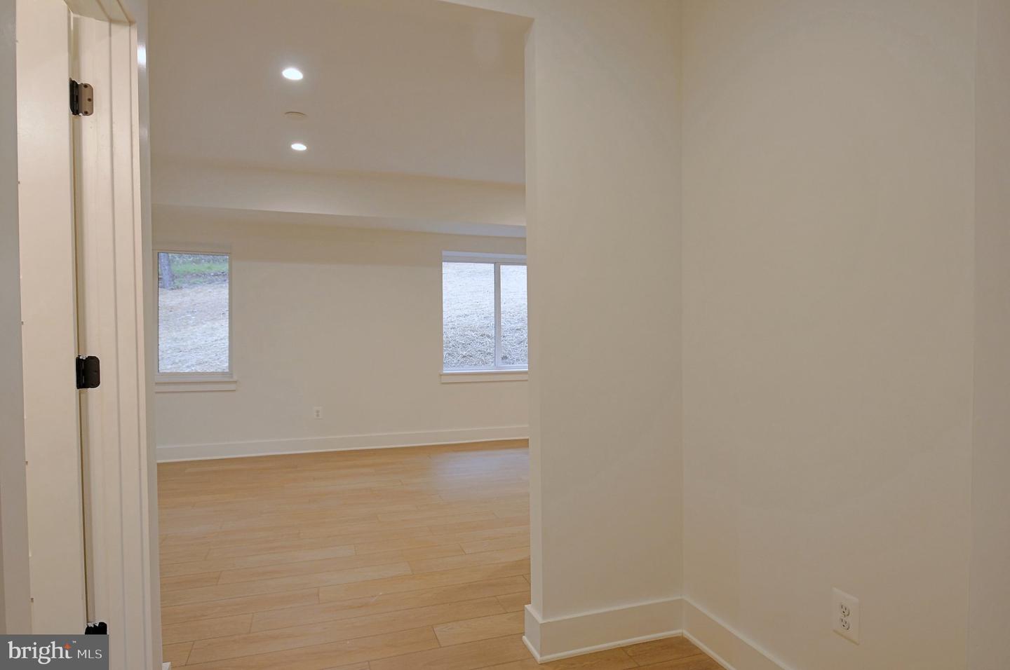 1114 Lakeview Dr Property Photo 42