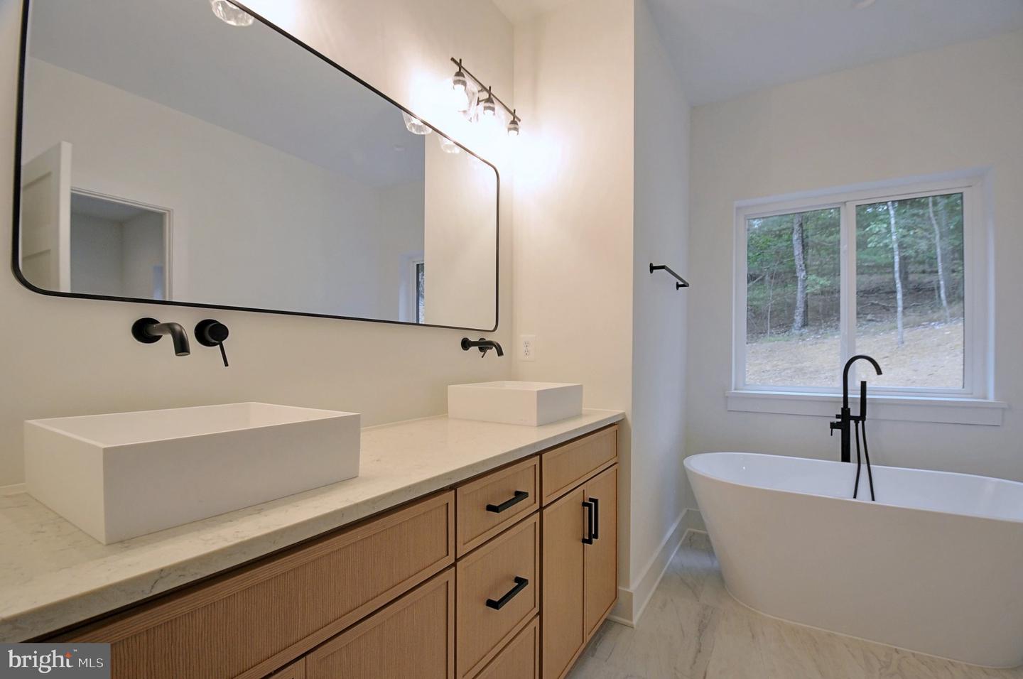 1114 Lakeview Dr Property Photo 66