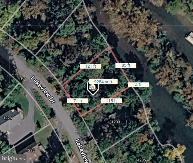 1231 Lakeview Dr Property Photo 1