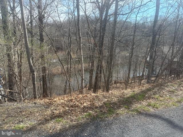 1235 Lakeview Dr Property Photo 2