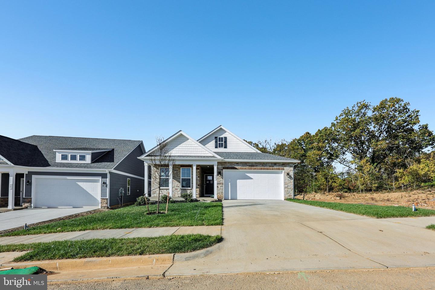 237 Hydrangea Way Property Photo 4