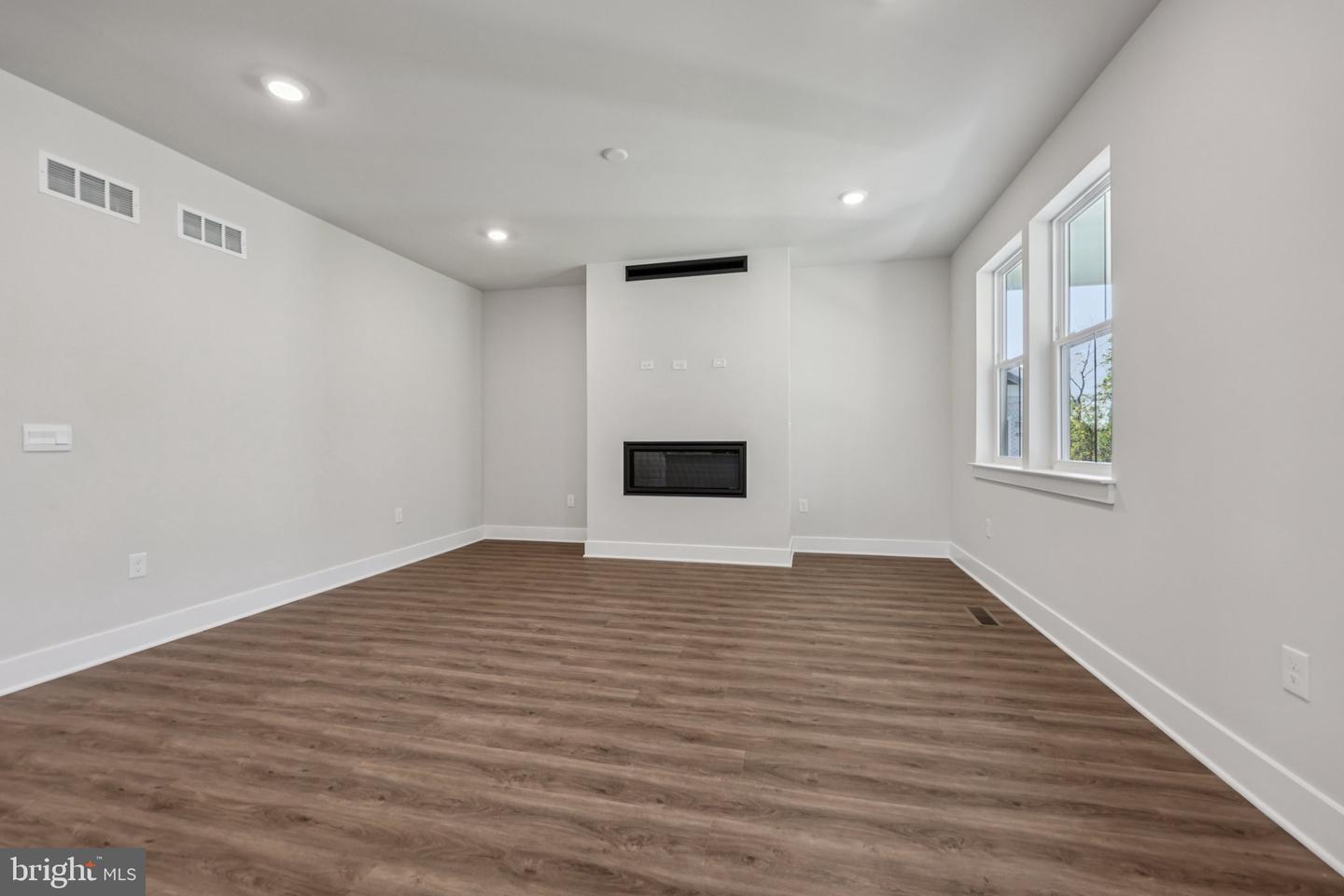 237 Hydrangea Way Property Photo 10