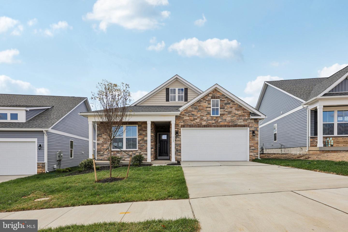239 Hydrangea Way Property Photo 2