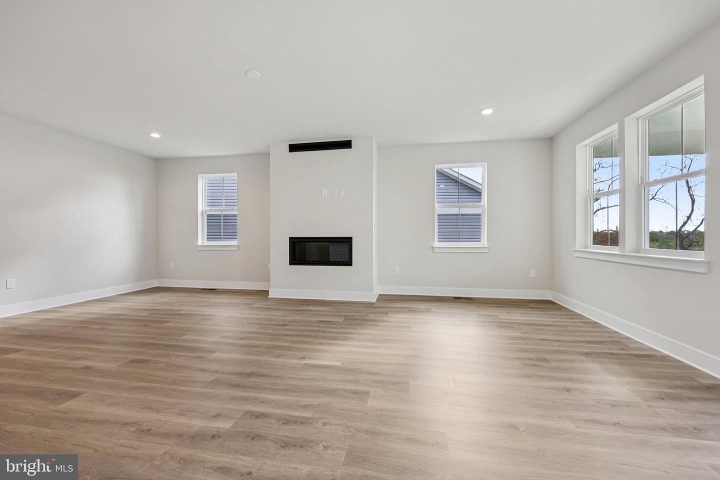 239 Hydrangea Way Property Photo 5