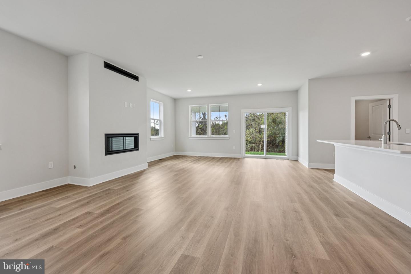 239 Hydrangea Way Property Photo 6