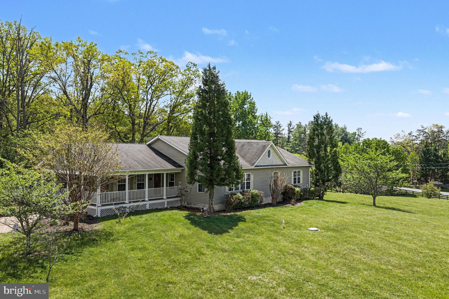 1564 Perry Rd Property Photo 1