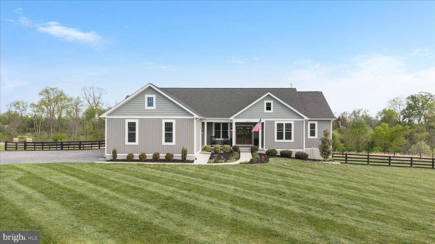 1015 Redbud Rd Property Photo 1