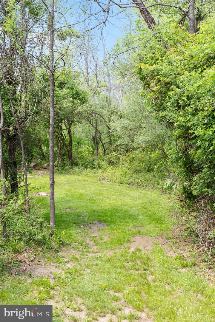 1015 Redbud Rd Property Photo 39