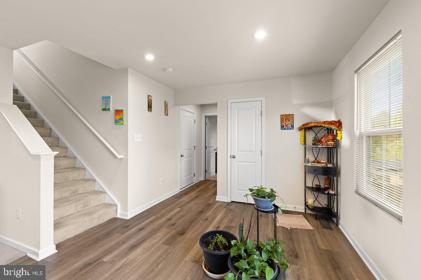 145 Dursley Cir Property Photo 8